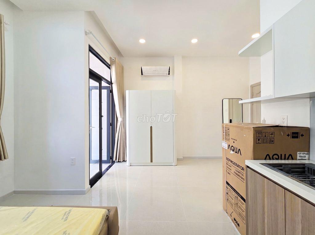 Phòng đẹp, có sẵn máy giặt riêng, rộng rãi cho 2 người ngay Quận 7