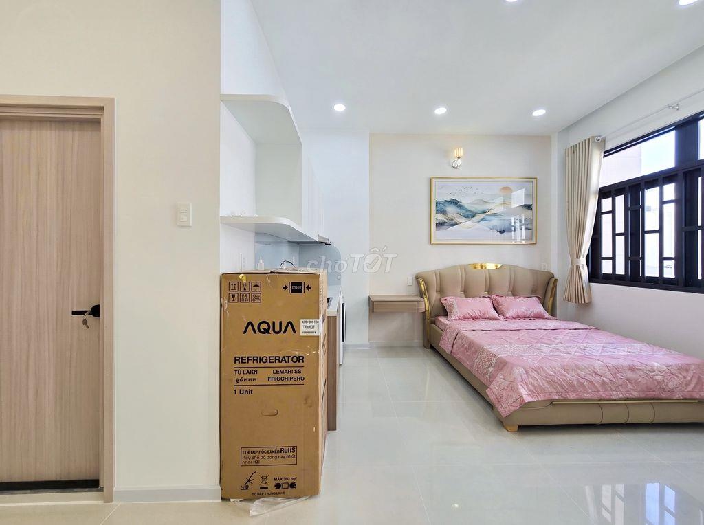 Phòng đẹp, có sẵn máy giặt riêng, rộng rãi cho 2 người ngay Quận 7