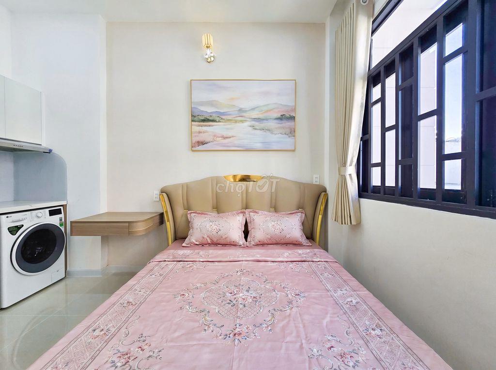 Phòng đẹp, có sẵn máy giặt riêng, rộng rãi cho 2 người ngay Quận 7
