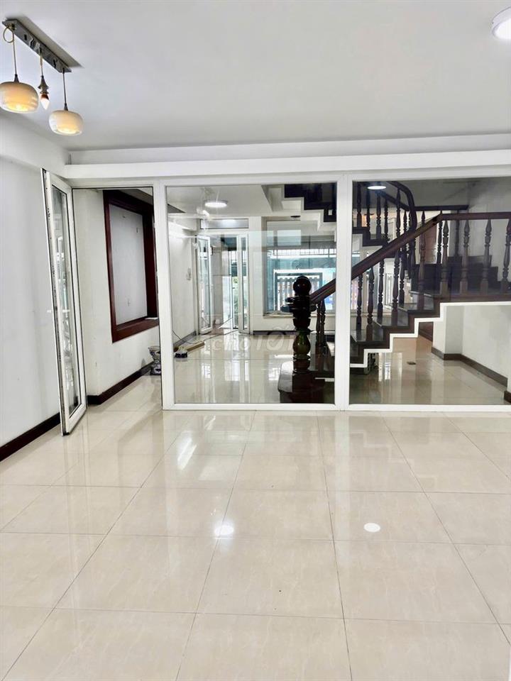 Mặt bằng Him lam Quận 7 gần 100m2, phù hợp văn phòng, tiệm neo..