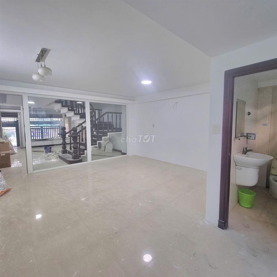 Mặt bằng Him lam Quận 7 gần 100m2, phù hợp văn phòng, tiệm neo..