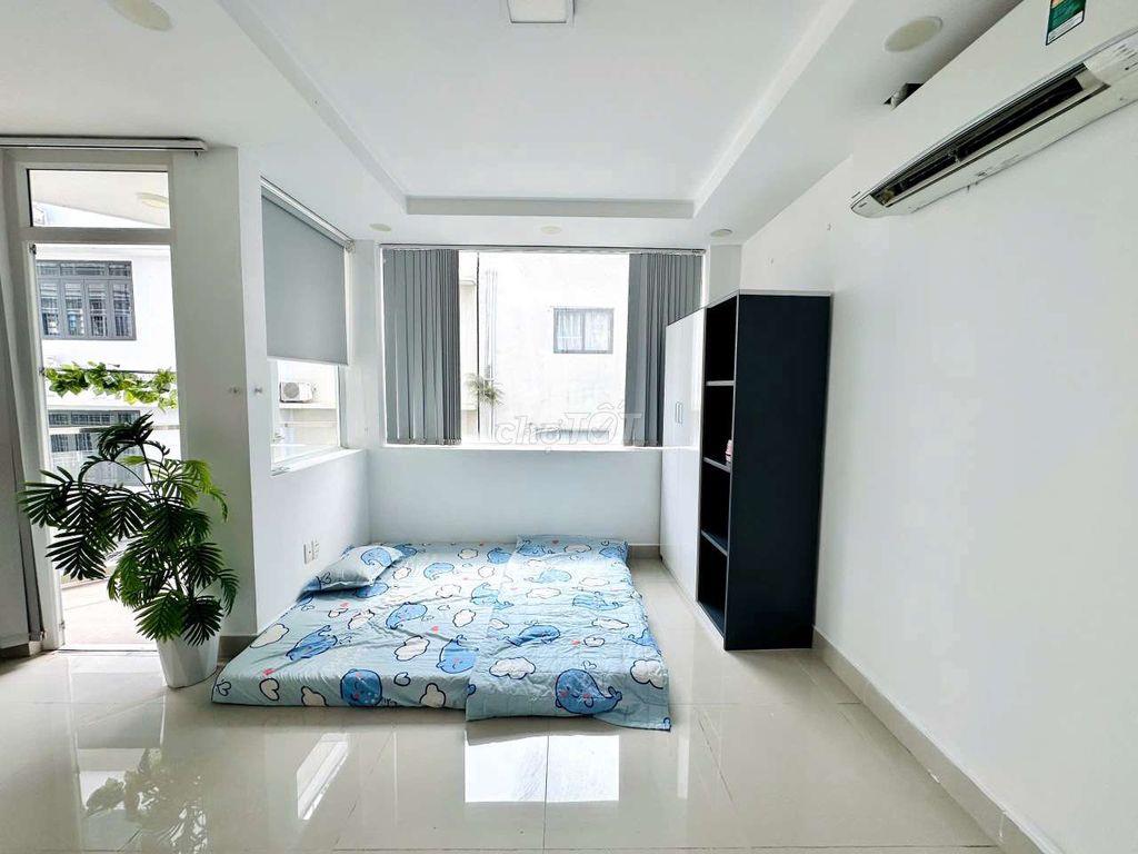 Cho thuê phòng ban công có sẵn máy giặt gần KCX Tân Thuận Quận 7
