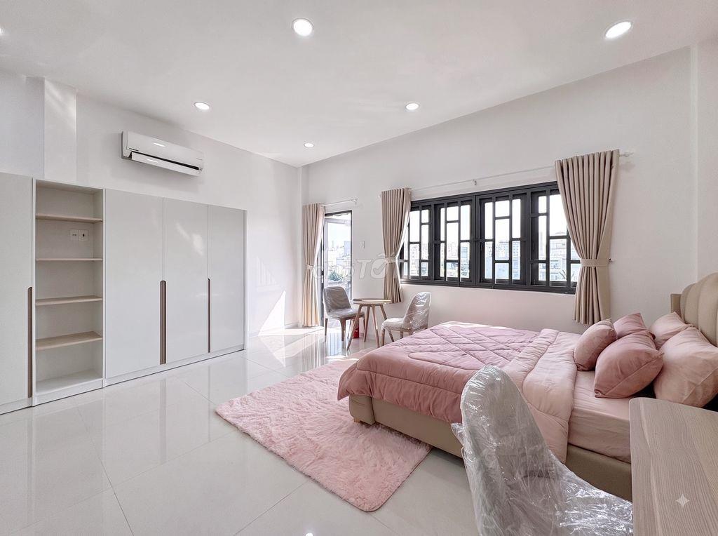 Phòng rộng ban công, máy giặt riêng, thoáng mát ngay Tân Phong Quận 7