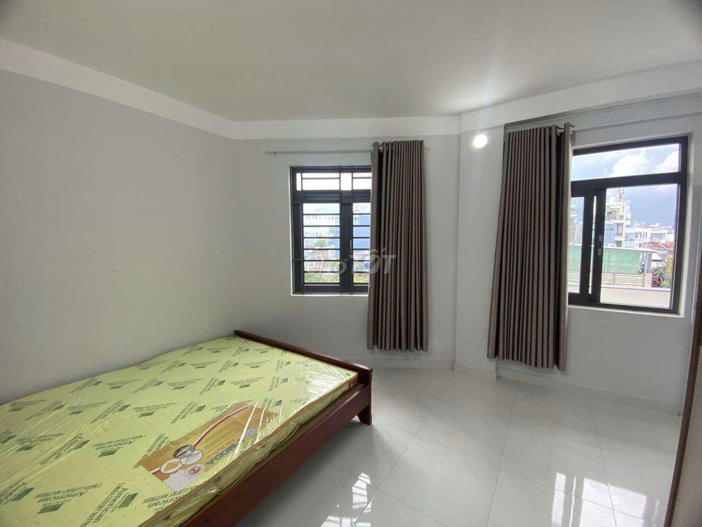 Phòng có ban công gần 40m2 máy giặt riêng, trống sẵn gần Lotte quận 7