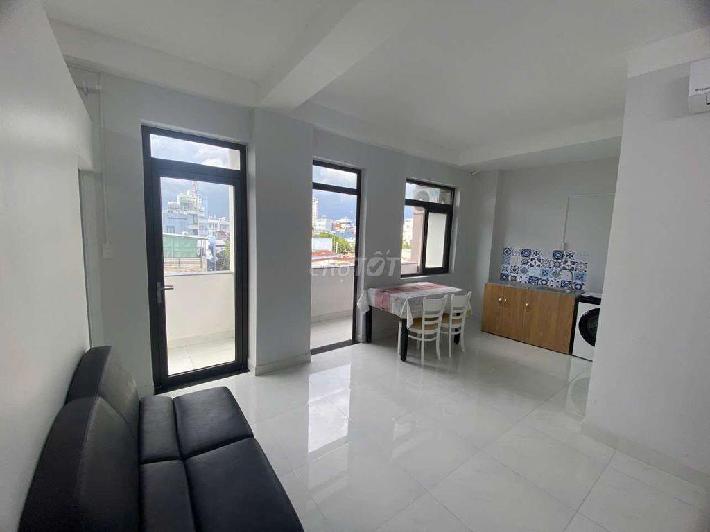 Phòng có ban công gần 40m2 máy giặt riêng, trống sẵn gần Lotte quận 7