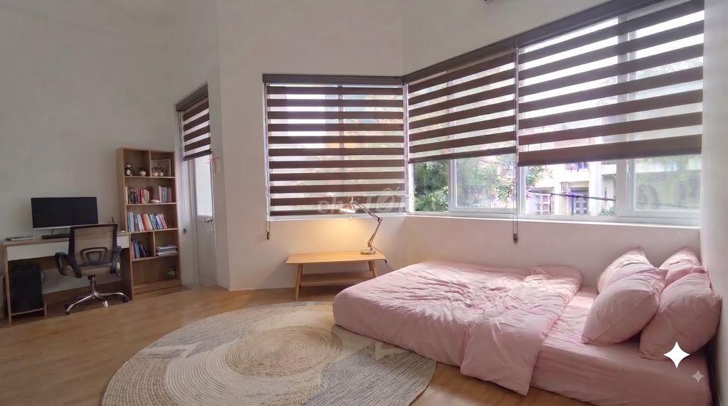 Phòng ban công, cửa sổ lớn, đầy đủ nội thất ở kdc Tân Quy sát Lotte Q7