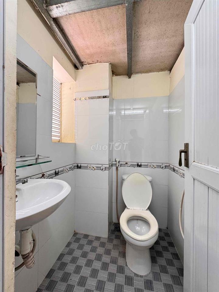 DUPLEX MÁY LẠNH CỬA SỔ GÁC CAO QUA ĐẠI HỌC UFM CHỈ 5 PHÚT