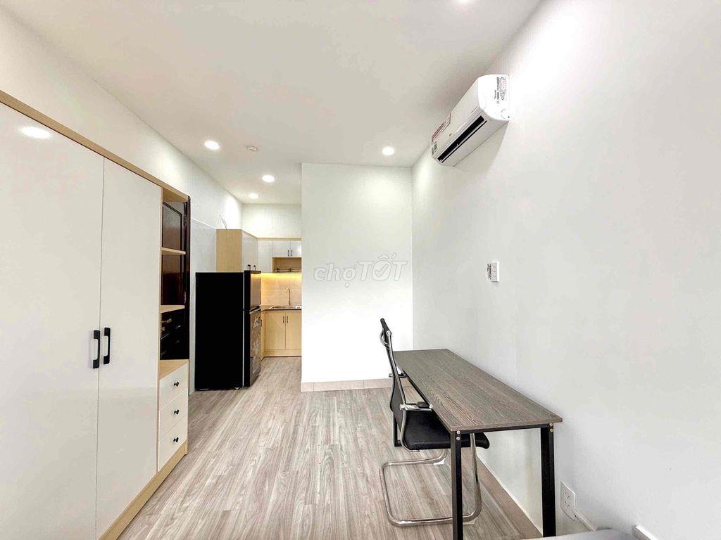 Cho Thuê Căn Hộ Studio Ban Công Full Nội Thất Hiện Đại Gần TDTU Quận 7