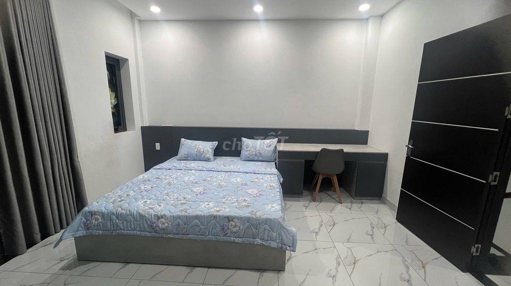 Cho thuê nhà mặt tiền đường 25 có thang máy giá 50 triệu