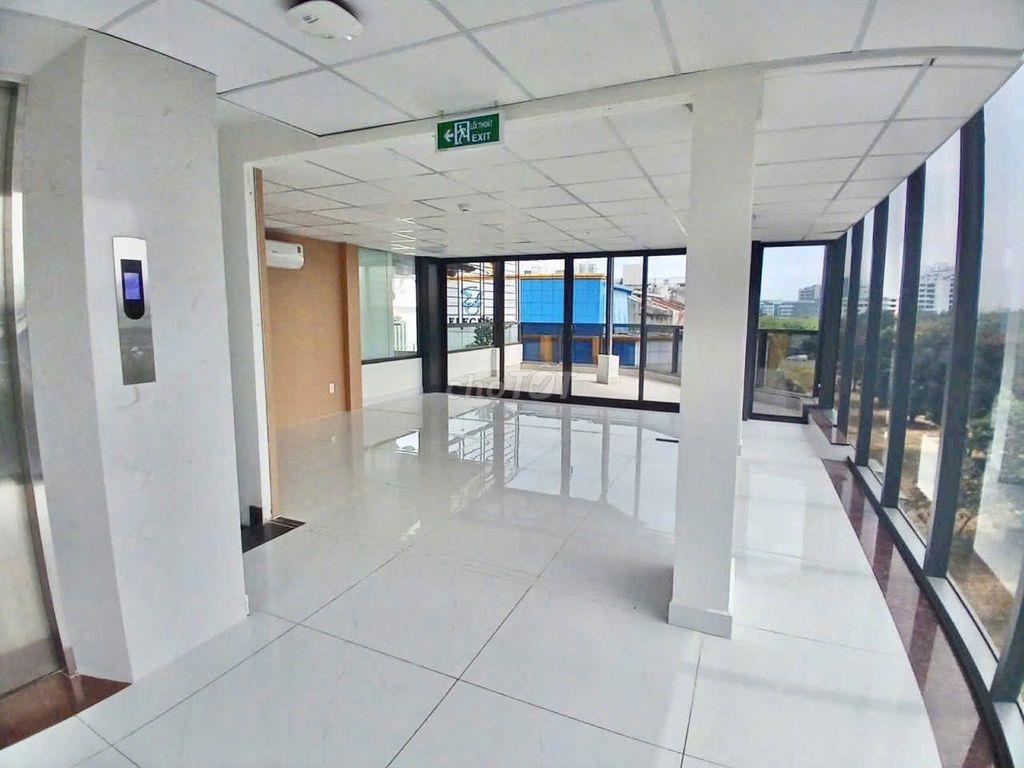 CHO THUÊ TÒA NHÀ GÓC 3 MẶT TIỀN NGUYỄN HỮU THỌ – KDC KIM SƠN, QUẬN 7 
