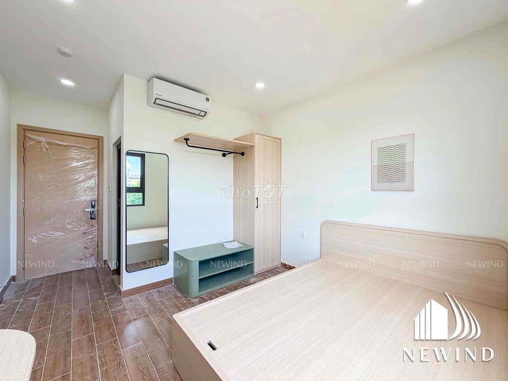 KHAI TRƯƠNG CĂN HỘ THIẾT KẾ HIỆN ĐẠI ĐỐI DIỆN RMIT BAN CÔNG, CỬA SỔ