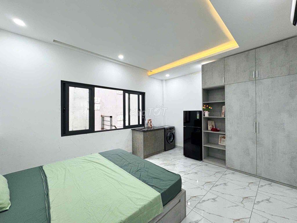 KHAI TRƯƠNG STUDIO FULL NỘI THẤT HIỆN ĐẠI CÓ BAN CÔNG CỬA SỔ THOÁNG