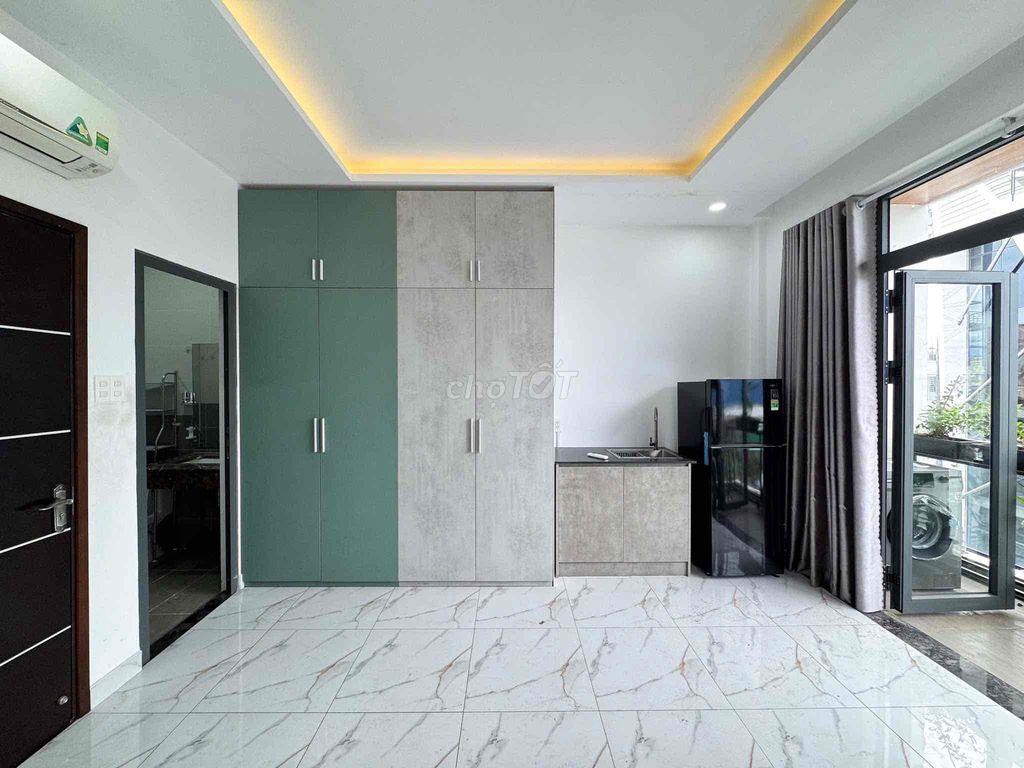 KHAI TRƯƠNG STUDIO FULL NỘI THẤT HIỆN ĐẠI CÓ BAN CÔNG CỬA SỔ THOÁNG