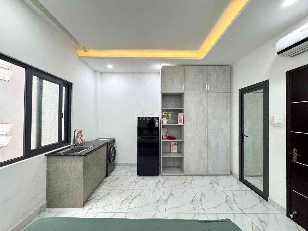 KHAI TRƯƠNG STUDIO FULL NỘI THẤT HIỆN ĐẠI CÓ BAN CÔNG CỬA SỔ THOÁNG