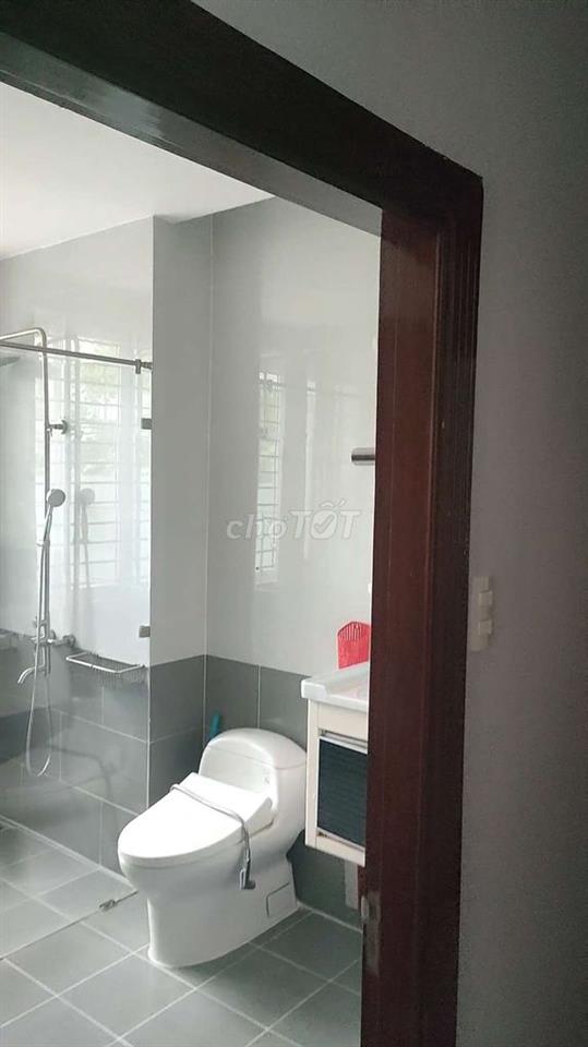 căn hộ DV 2 ban công rộng lớn, KDC VEN Sông cách RMIT 300m,