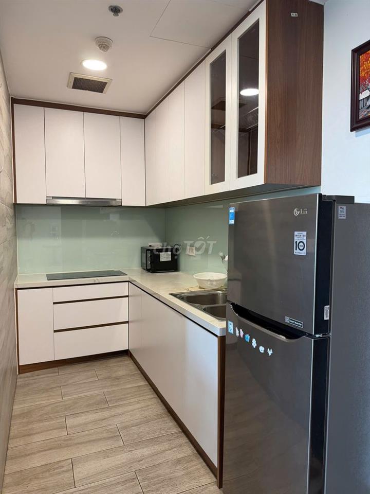 Cho thuê 1pn-1wc sunrise city có ban công giá tốt ở liền