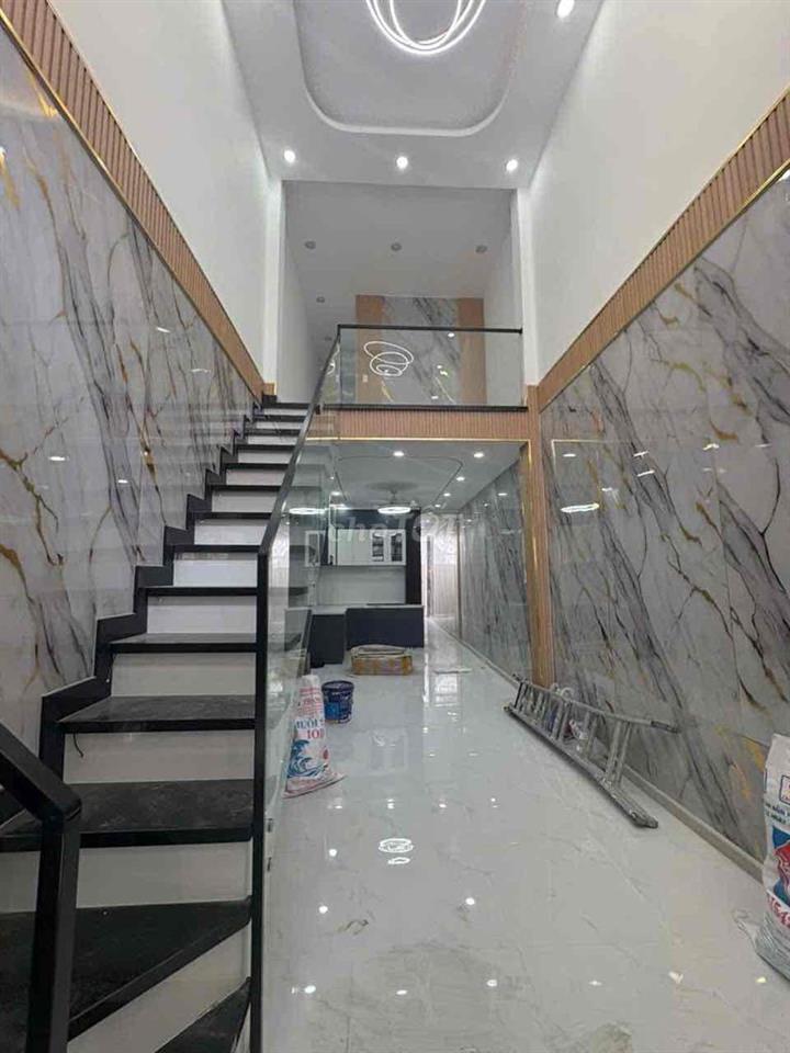 NHÀ Q7 ĐẸP LÝ TƯỞNG SỐNG