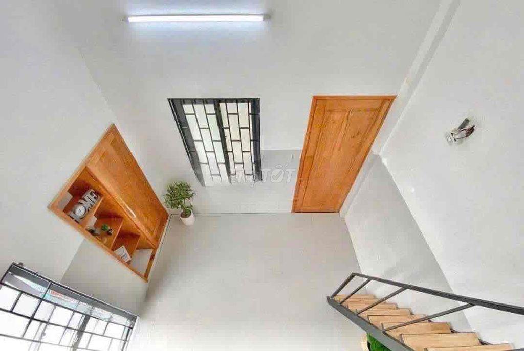 DUPLEX CỬA SỔ TO GẦN UFM - KCX TÂN THUẬN - NGUYỄN THỊ THẬP