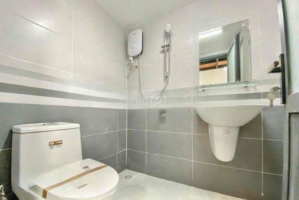 DUPLEX CỬA SỔ TO GẦN UFM - KCX TÂN THUẬN - NGUYỄN THỊ THẬP