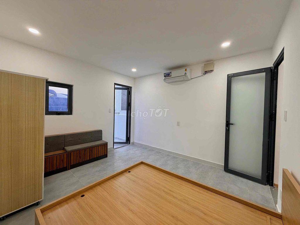 PENTHOUSE BAN CÔNG SIÊU RỘNG TRUNG TÂM QUẬN 7