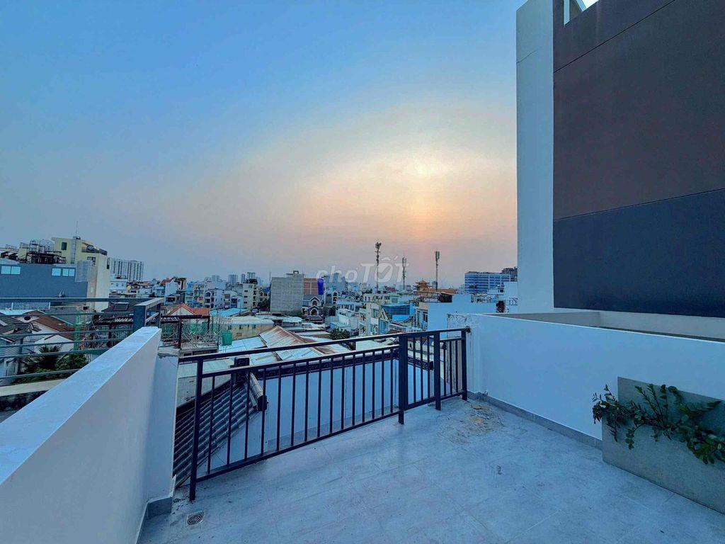 PENTHOUSE BAN CÔNG SIÊU RỘNG TRUNG TÂM QUẬN 7
