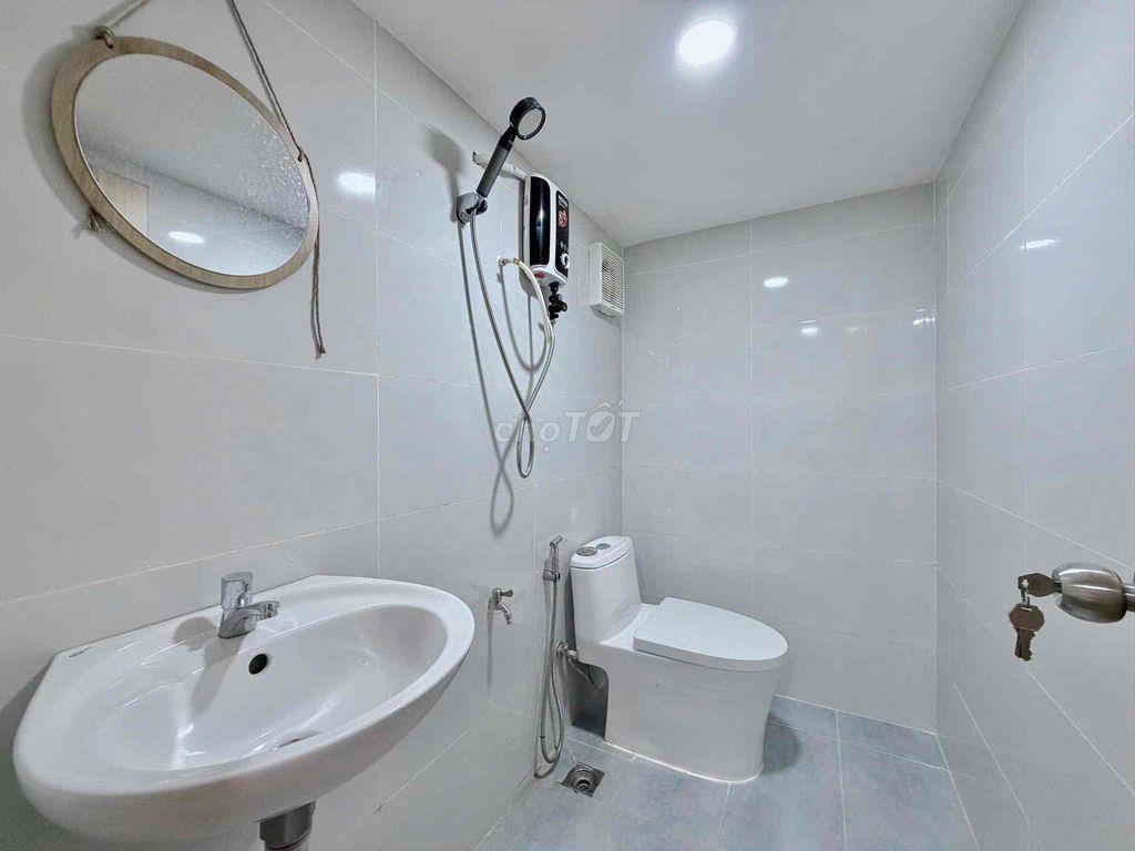 PENTHOUSE BAN CÔNG SIÊU RỘNG TRUNG TÂM QUẬN 7