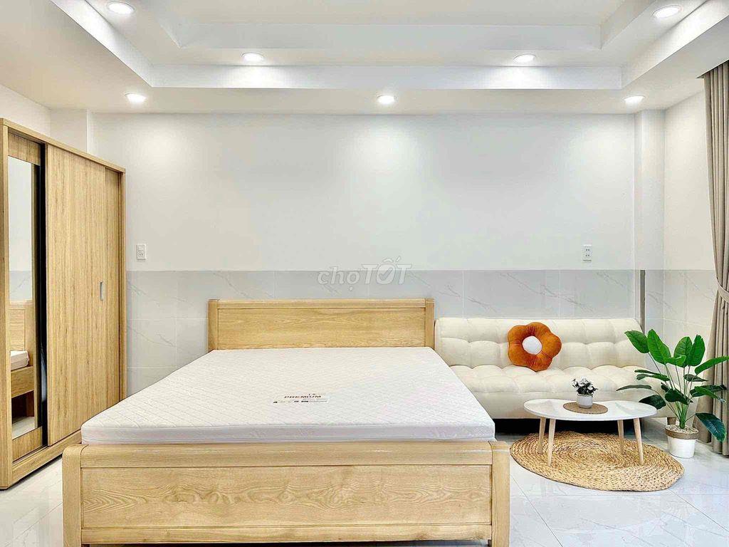 STUDIO BAN CÔNG THOÁNG- GIÁ RẺ FULL NỘI THẤT-  NGAY TRUNG TÂM QUẬN 7