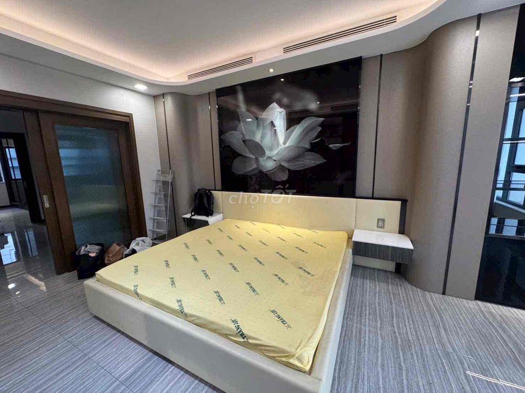 🏡 CHO THUÊ NHÀ MẶT TIỀN] Đường 10 Tây – Phú Mỹ Hưng ⭐️