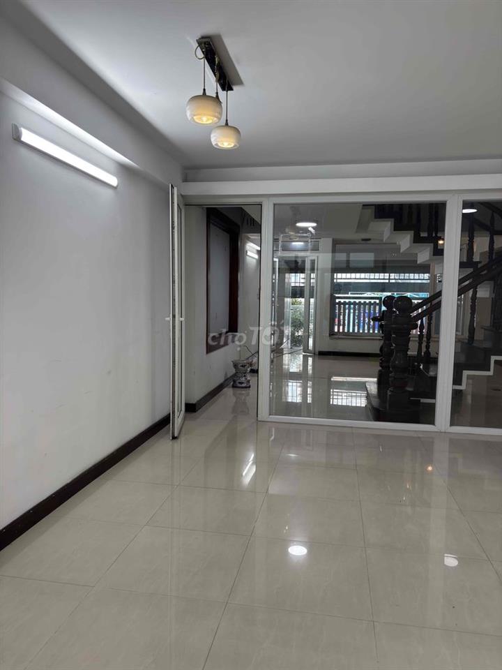 cho thuê mặt bằng 5*18 mặt tiền Him lam