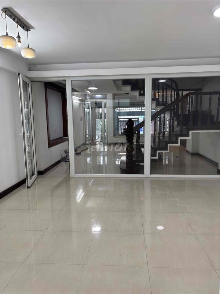 cho thuê mặt bằng 5*18 mặt tiền Him lam