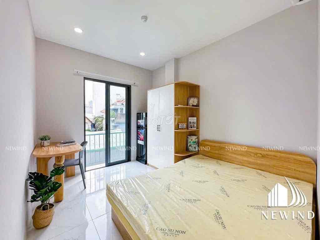 Studio ban cong