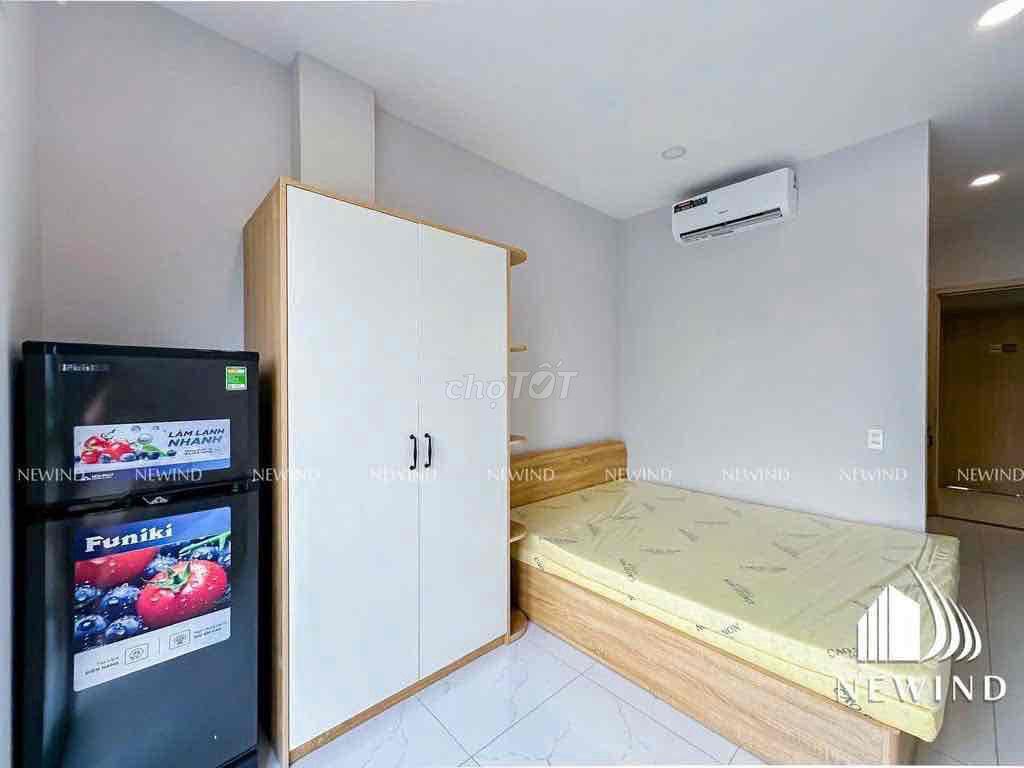 Studio ban cong