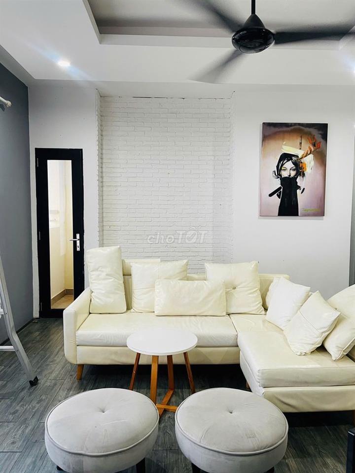 Cho thuê 160m2, 4pn, 3wc, FULL NỘI THẤT sạch sẽ.