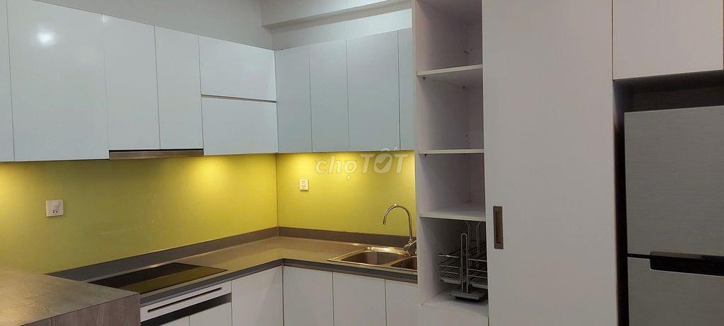 Cho thuê căn hộ Đức Khải, 97m2, 3pn, 2wc 11 triệu