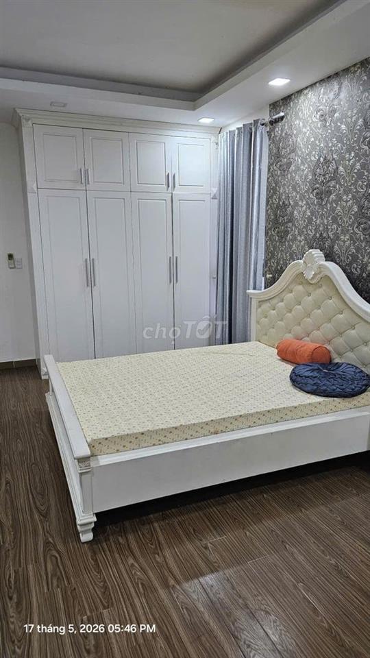 Cho thuê căn hộ 160m2, 3pn, 4wc, nội thất.