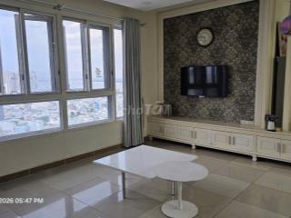 Cho thuê căn hộ 160m2, 3pn, 4wc, nội thất.