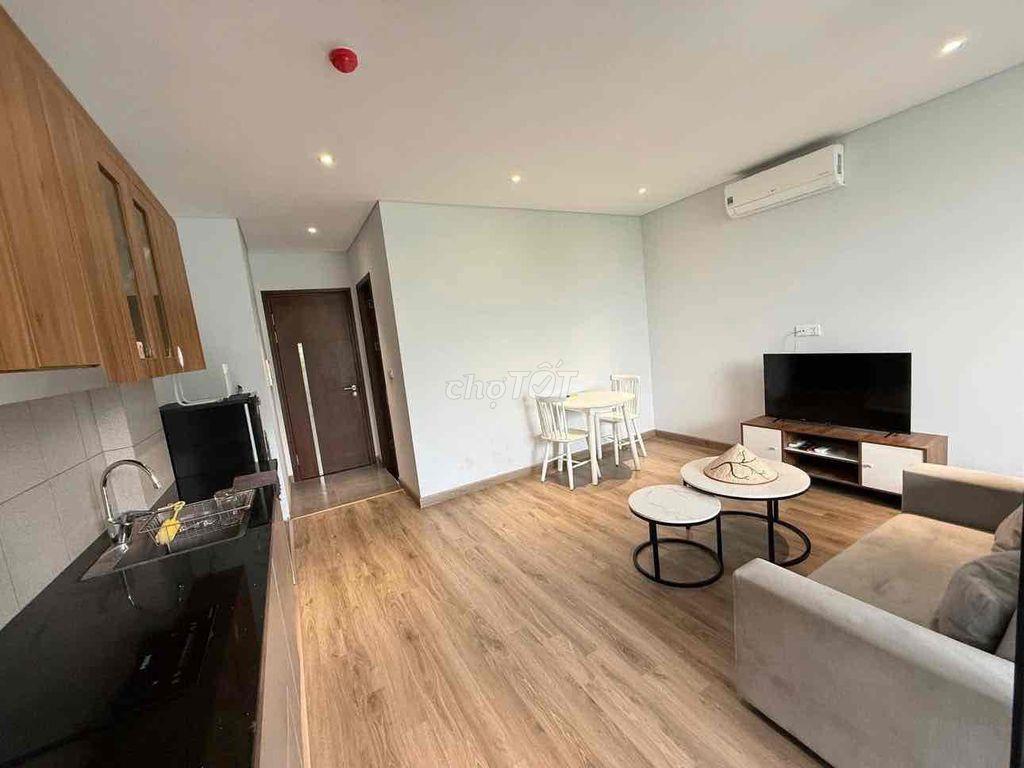 Cho thuê - Căn hộ tách bếp Ban công 40m2 Gần Cầu Kênh Tẻ Quận 7 Quận 4