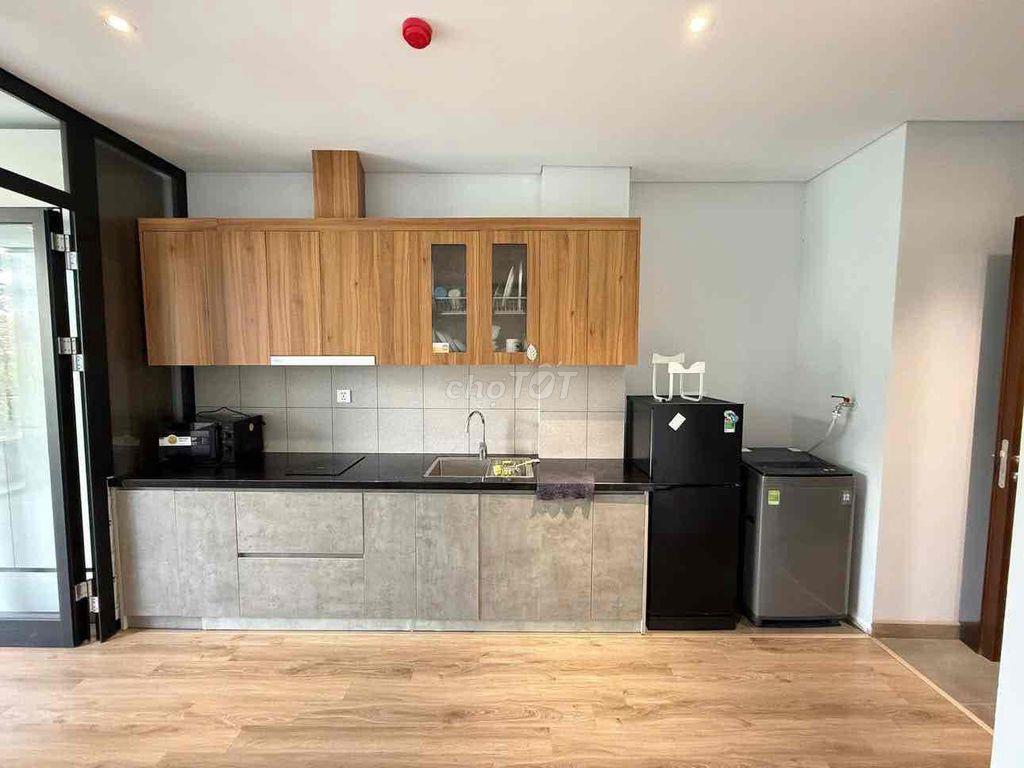 Cho thuê - Căn hộ tách bếp Ban công 40m2 Gần Cầu Kênh Tẻ Quận 7 Quận 4