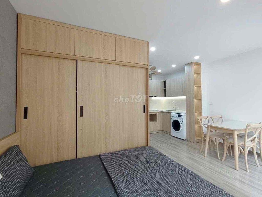 STUDIO TÓNE GỖ - Ban công Too 40m2 Hoàng Trọng Mậu Q7