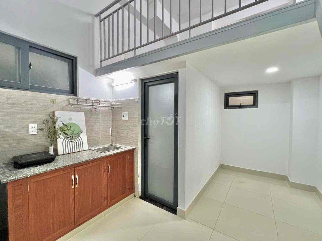Duplex cửa sổ trời 35m2, sát bên UFM, TDTU, NTTU