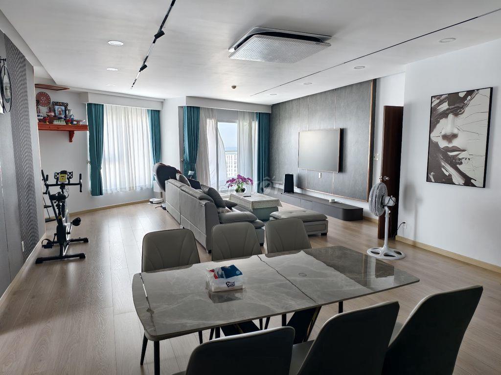 Cho thuê 2PN trong căn hộ 3PN 150m2
