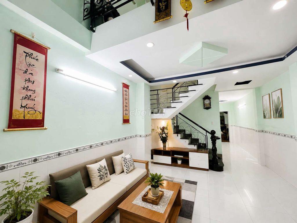 HƠN 8 TỶ - NHÀ 3 TẦNG MẶT TIỀN HẺM XE HƠI NGỦ TRONG NHÀ HUỲNH TẤN PHÁT
