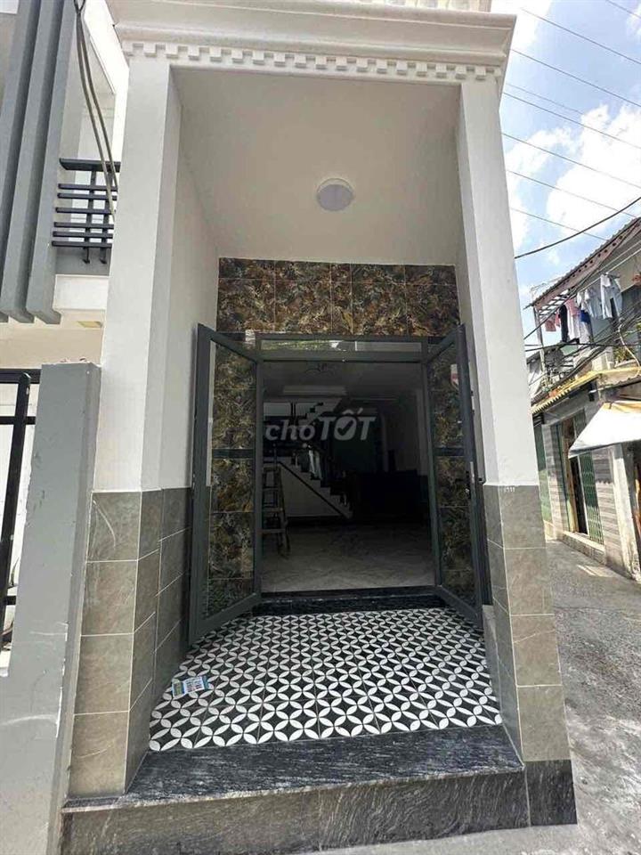 nhà mới xây lô nhì 99,6m2, 2phòng ngủ, đừơng huỳnh tấn phát