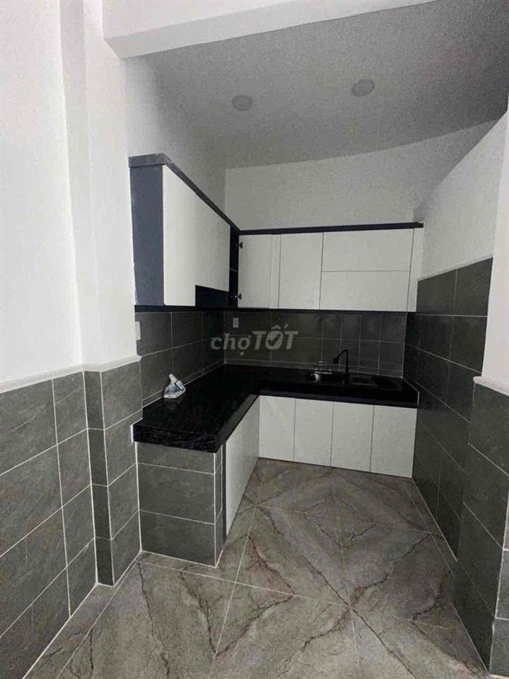 nhà mới xây lô nhì 99,6m2, 2phòng ngủ, đừơng huỳnh tấn phát