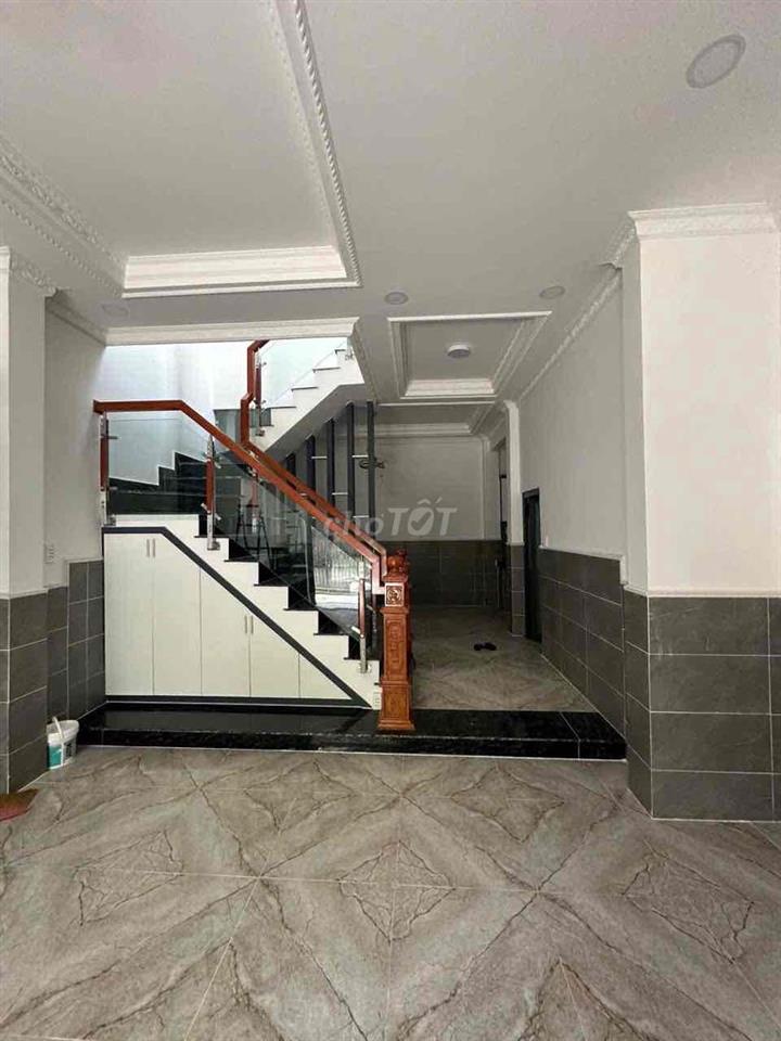 nhà mới xây lô nhì 99,6m2, 2phòng ngủ, đừơng huỳnh tấn phát