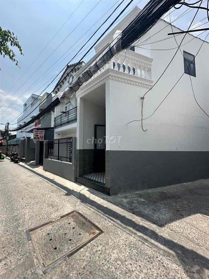 nhà mới xây lô nhì 99,6m2, 2phòng ngủ, đừơng huỳnh tấn phát