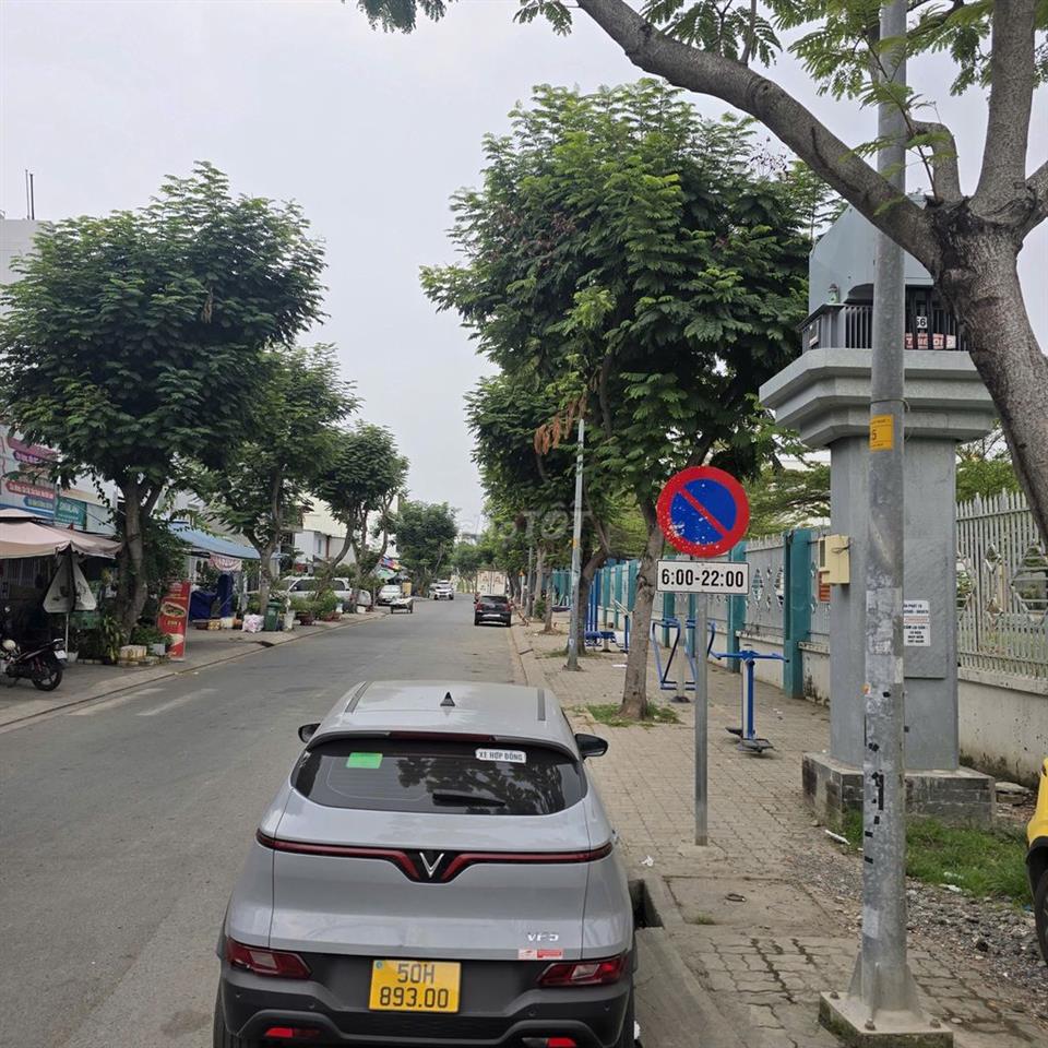 Nhà đẹp Phú Thuận Q7, 4x12m, hẻm ô tô thông, ở và KD tốt