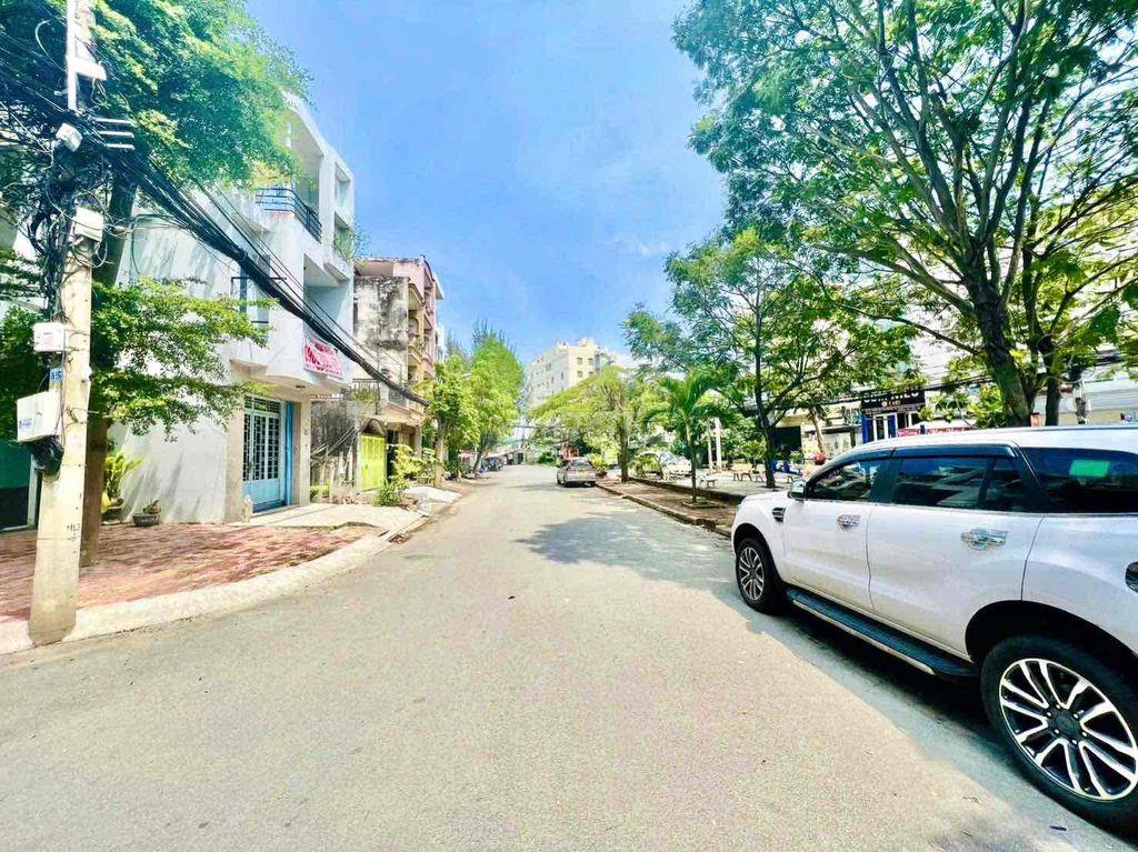 18.5 Tỷ Góc 2 Mặt Tiền View Công Viên Khu Nam Long, P. Phú Thuận, Quận
