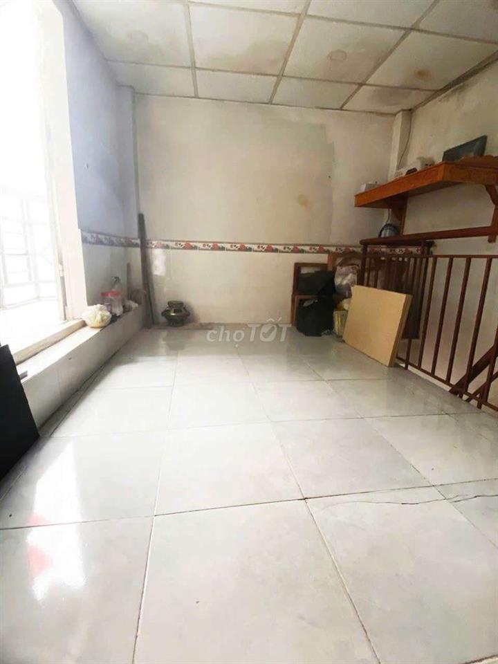 đang cần bán gấp nhà hẻm 1 1 3 5 Phú Thuận quận 7