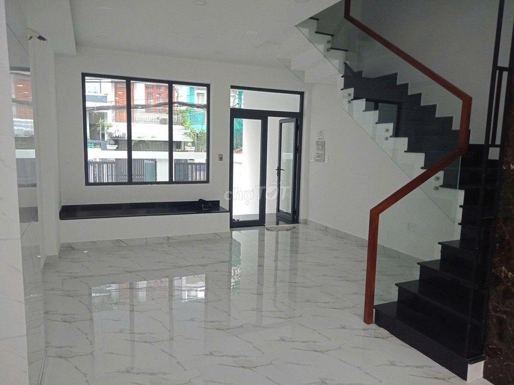 Nhà 5x20 xd 6 Tầng 1 Hầm 1 trệt 3 lầu ST 6PN 8WC đường số Tân Quy